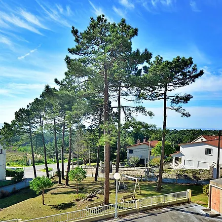 Galihost - Apartamento Con Vistas En Pedras Negras O Grove Exterior photo